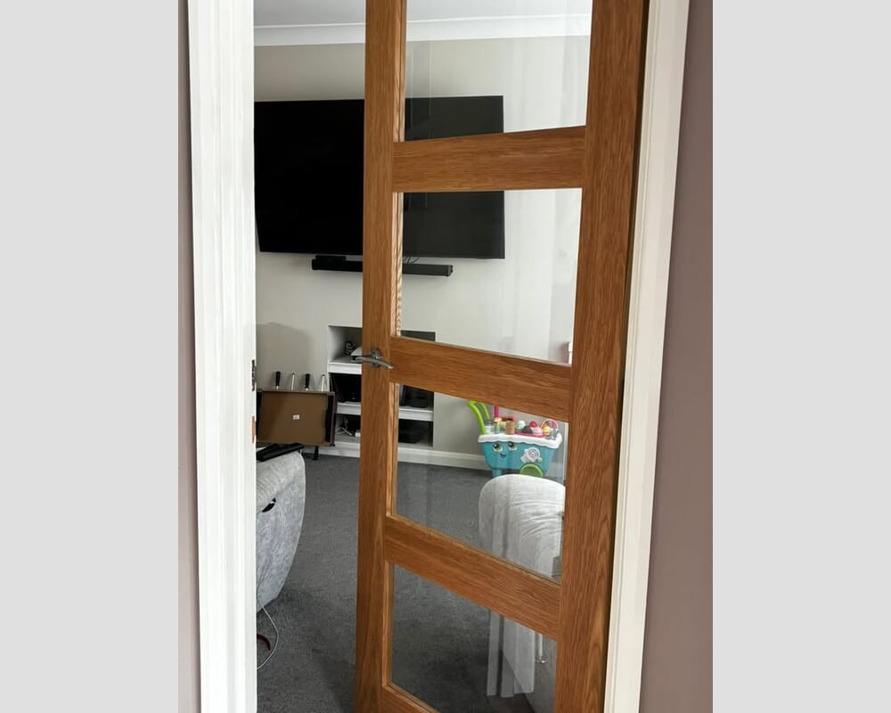 1981 x 533 x 35mm (21") Oak Shaker 4 light - Prefinished Clear Glass Internal Doors
